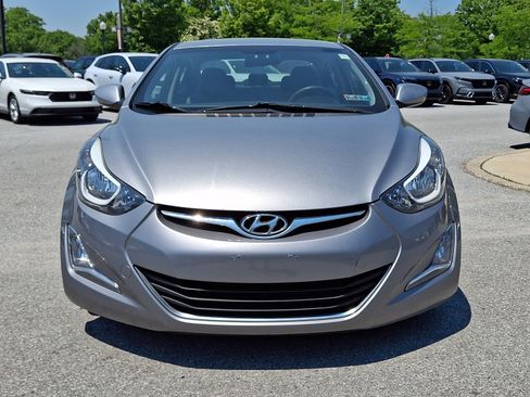 Used 2016 Hyundai Elantra SE w/ Option Group 02 FWD image 2