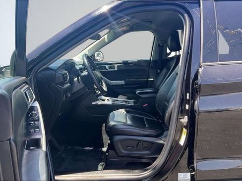 Used 2023 Ford Explorer XLT w/ Equipment Group 202A RWD image 24