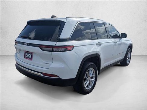 Used 2023 Jeep Grand Cherokee Laredo X RWD image 5