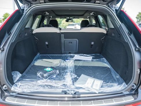 New 2026 Volvo XC60 B5 Plus w/ Protection Package Premier AWD/4WD image 10