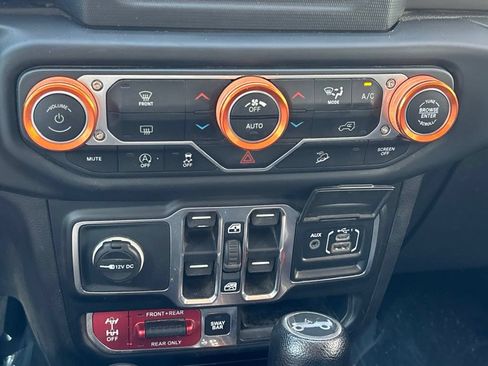 Used 2018 Jeep Wrangler Unlimited Rubicon AWD/4WD image 12