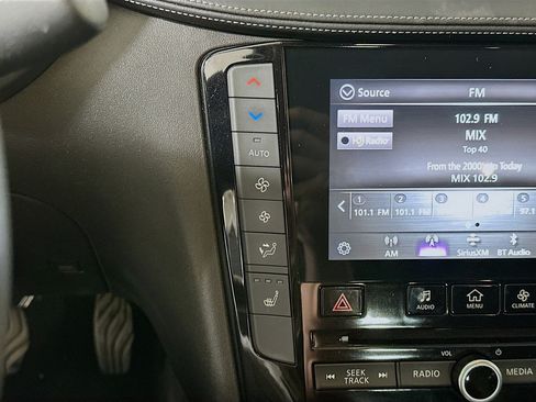 Used 2023 INFINITI QX50 Luxe FWD image 23