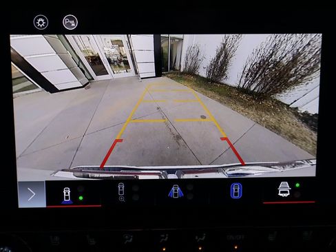 Used 2023 GMC Canyon Denali image 25