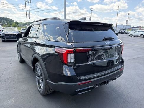New 2026 Ford Explorer ST-Line w/ ST-Line Street Pack AWD/4WD image 7