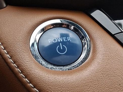 Used 2017 Toyota RAV4 Limited image 28