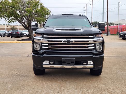 Used 2023 Chevrolet Silverado 2500 High Country image 3
