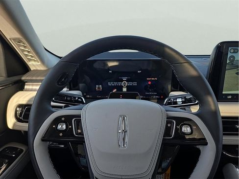 New 2026 Lincoln Aviator Premiere image 19
