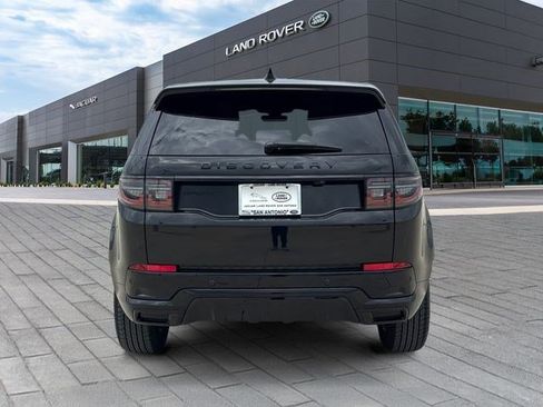 Used 2025 Land Rover Discovery Sport Dynamic SE AWD/4WD image 4