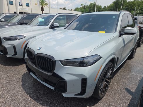 Used 2024 BMW X5 xDrive40i w/ M Sport Package AWD/4WD image 3