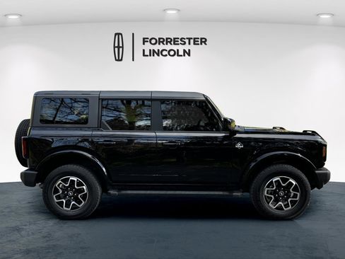 Used 2023 Ford Bronco Outer Banks image 3