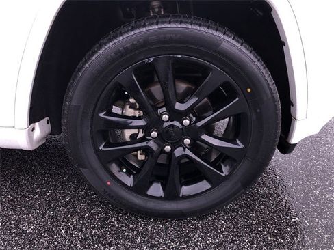 Used 2020 Jeep Grand Cherokee Altitude image 36