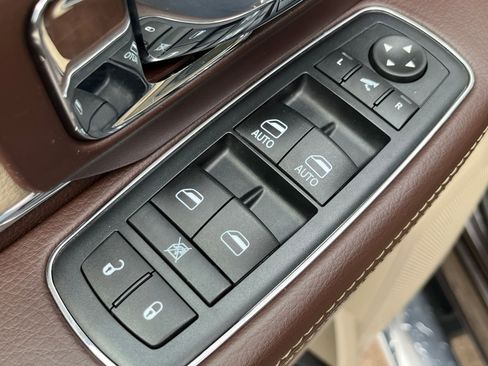 Used 2016 RAM 1500 Laramie w/ Convenience Group image 31