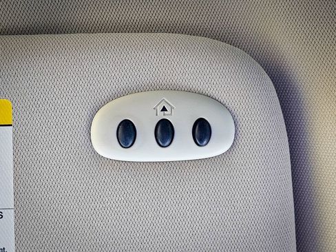 Used 2021 Ford Edge Titanium w/ Class II Trailer Tow Package image 30