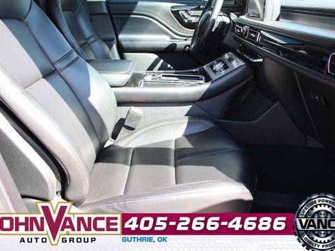 Used 2022 Lincoln Aviator AWD w/ Premium Package image 17