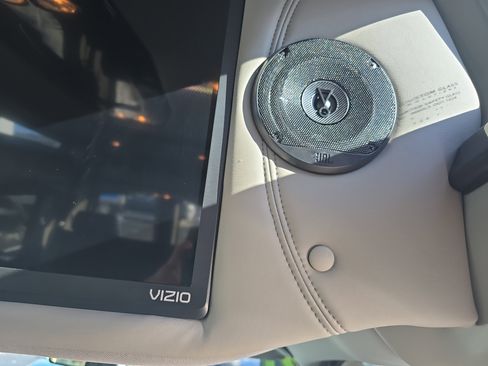 Used 2021 Chevrolet Express 2500 LS w/ Enhanced Convenience Package image 25