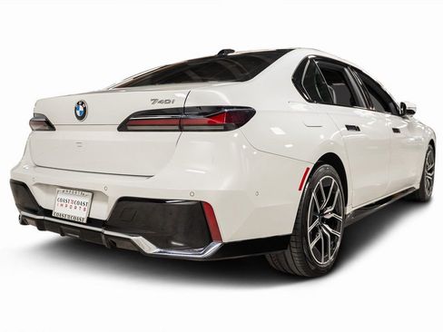 Used 2023 BMW 740i w/ Luxury Rear Seating Package image 25