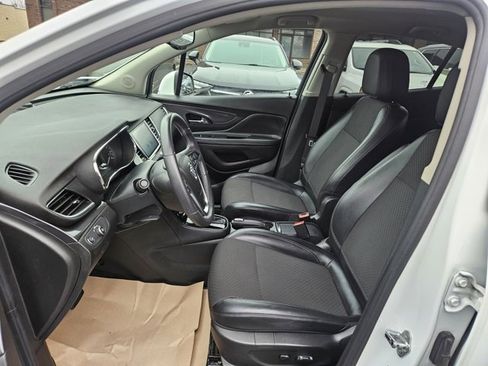 Used 2021 Buick Encore Preferred image 21