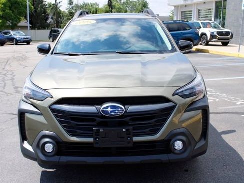Used 2025 Subaru Outback Premium AWD/4WD image 8