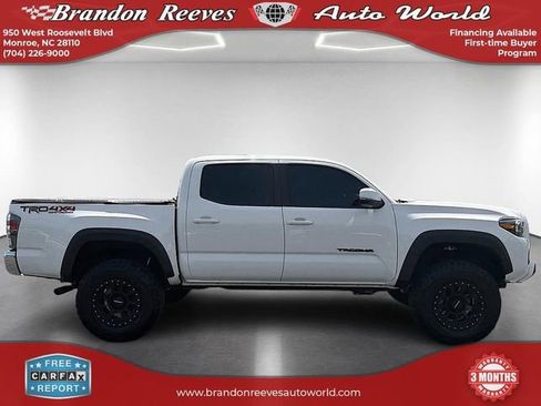 Used 2022 Toyota Tacoma TRD Off-Road image 4