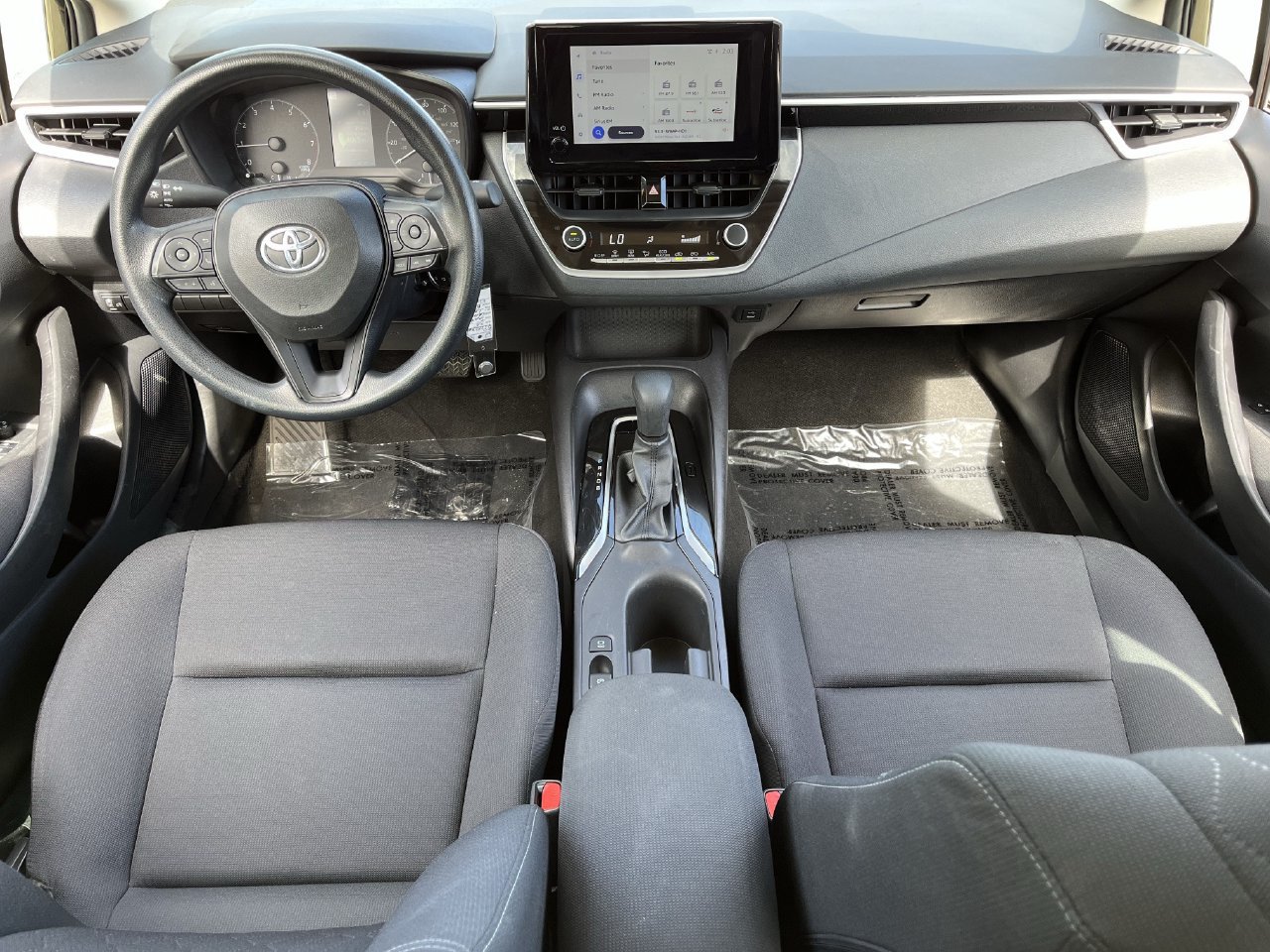 Used 2025 Toyota Corolla LE FWD image 9