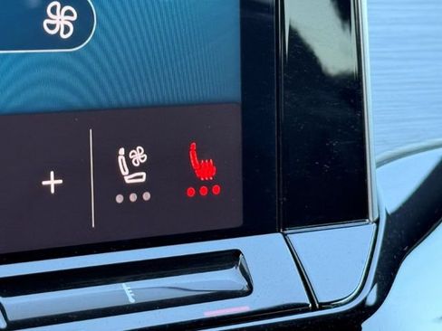 Certified 2024 Volkswagen Atlas Cross Sport SE AWD/4WD image 29