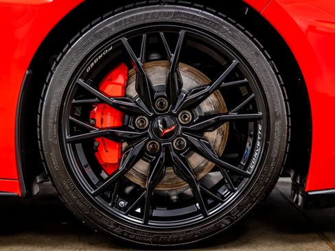 Used 2023 Chevrolet Corvette Stingray Premium Conv w/ Z51 Performance Package RWD image 38