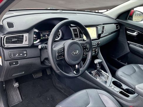 Used 2018 Kia Niro EX w/ EX Premium Package image 17