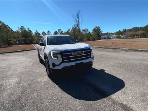Used 2025 GMC Terrain Elevation image 3
