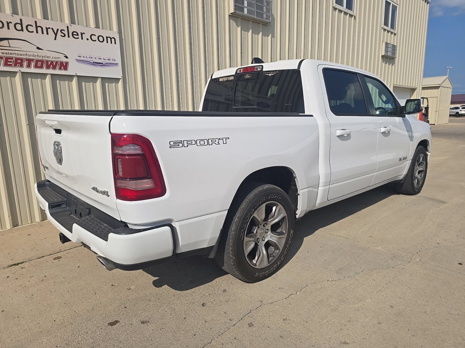 Used 2023 RAM 1500 Laramie AWD/4WD image 6