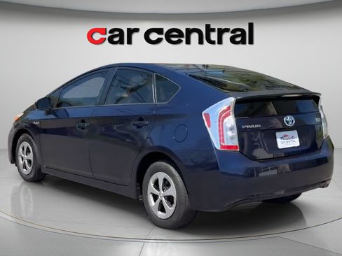 Used 2012 Toyota Prius Two FWD image 3