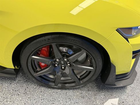 Used 2021 Ford Mustang Shelby GT500 w/ Carbon Fiber Track Pack RWD image 27
