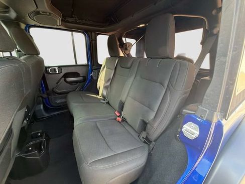Used 2018 Jeep Wrangler Unlimited Sport S AWD/4WD image 15