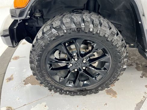 Used 2021 Jeep Gladiator Overland image 26