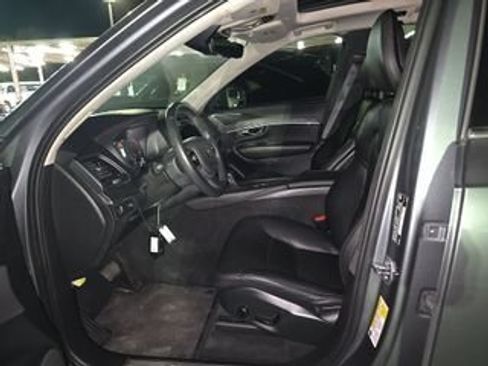 Used 2020 Volvo XC90 T6 Momentum w/ Protection Package Premier AWD/4WD image 5