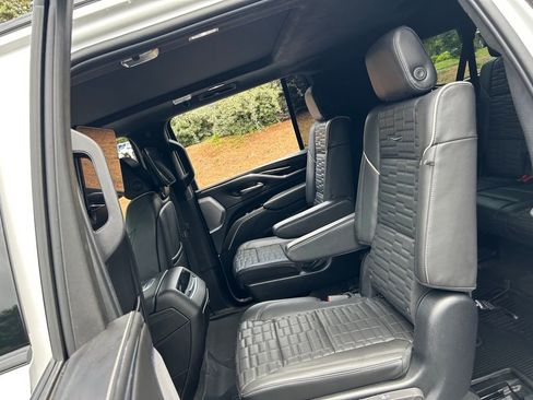 Used 2023 Cadillac Escalade ESV Sport Platinum w/ LPO, ONYX Package AWD/4WD image 43