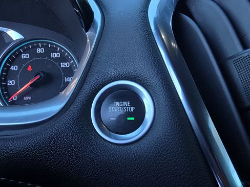 Used 2023 Chevrolet Traverse LT image 21