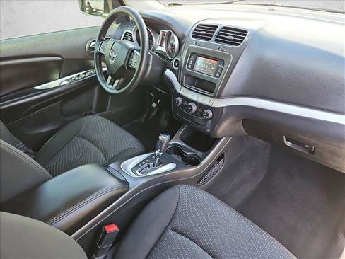 Used 2020 Dodge Journey SE FWD image 28