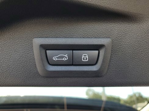 New 2026 BMW X5 M60i w/ Climate Comfort Package image 9