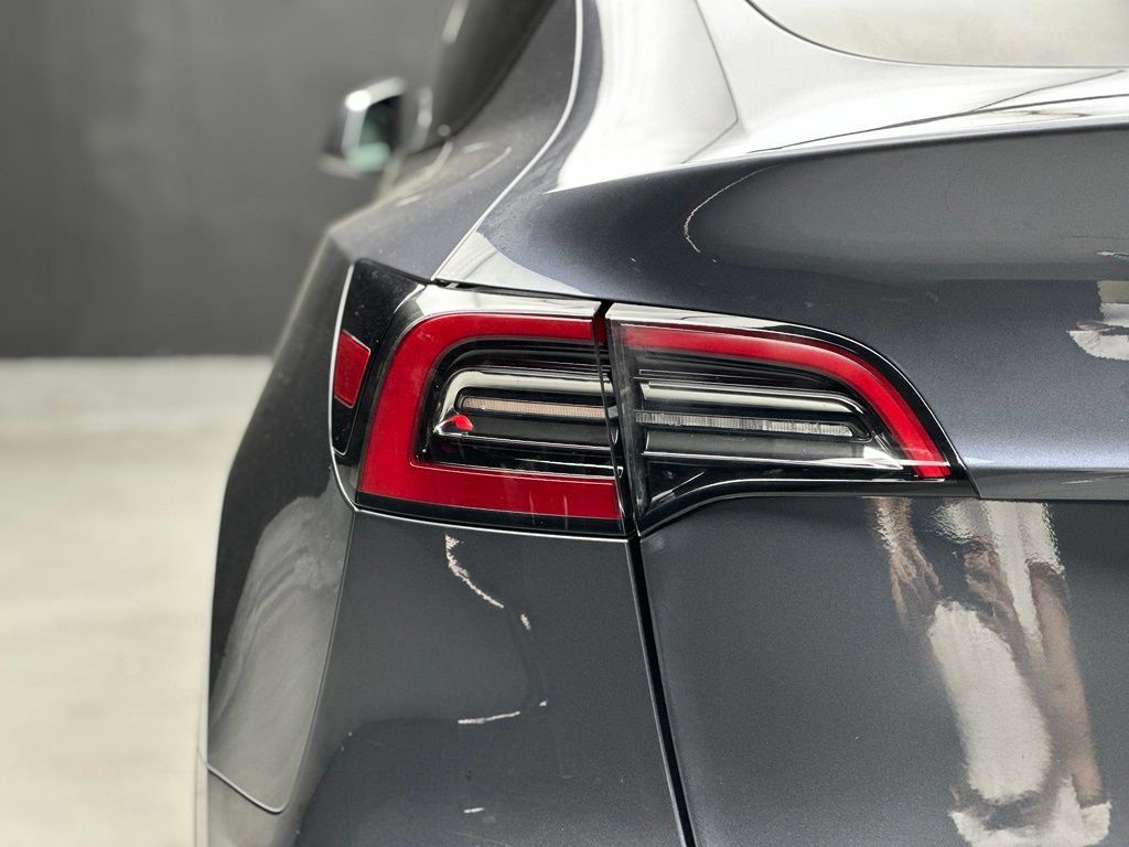 Used 2023 Tesla Model Y Long Range AWD/4WD image 15