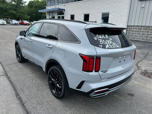 Used 2023 Kia Sorento SX AWD/4WD image 7