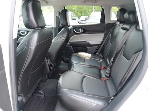 Used 2022 Jeep Compass Limited AWD/4WD image 5