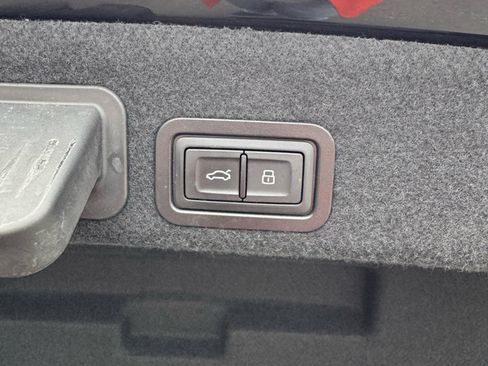 Used 2016 Audi S6 Prestige w/ Prestige Package image 24