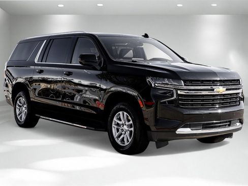 Used 2022 Chevrolet Suburban LT image 5