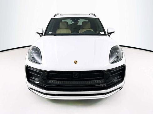 New 2026 Porsche Macan image 6