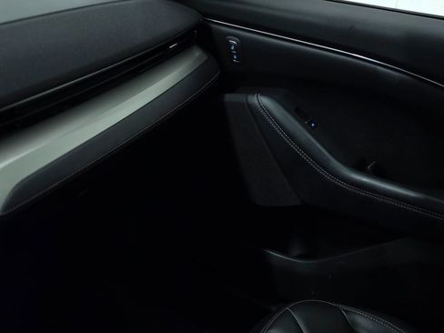 Used 2022 Ford Mustang Mach-E Select image 15