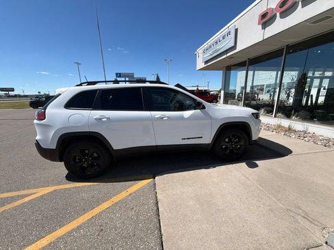 Used 2023 Jeep Cherokee Altitude Lux AWD/4WD image 7