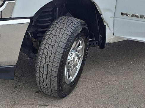 Used 2022 RAM 2500 Tradesman w/ Chrome Appearance Group AWD/4WD image 31