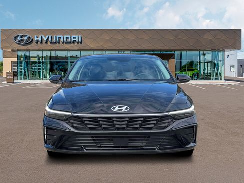 New 2026 Hyundai Elantra Limited FWD image 12