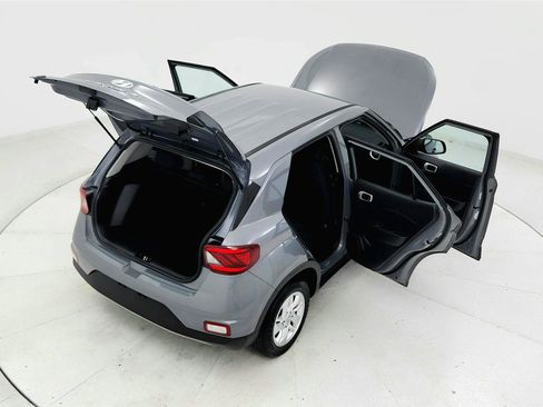 Used 2021 Hyundai Venue SE FWD image 23