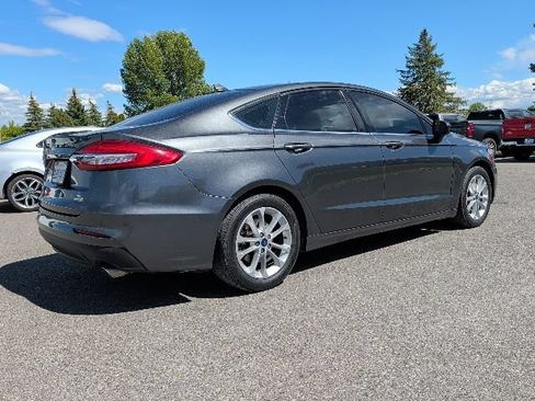 Used 2019 Ford Fusion SE FWD image 2